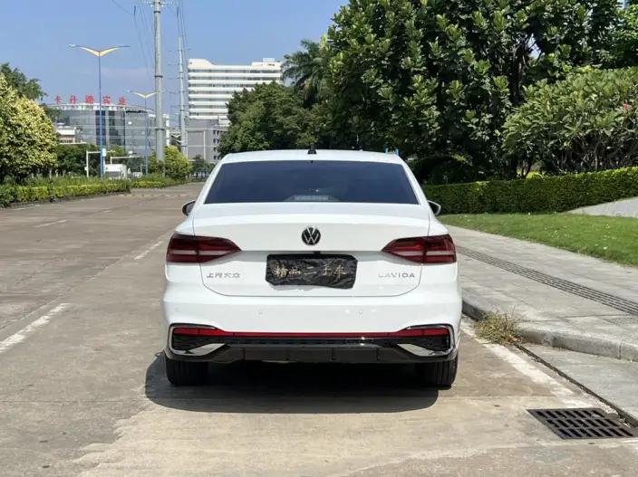 Volkswagen Lavida 2023 Model Facelift 1.5L Automatic Five million editions – фото 6