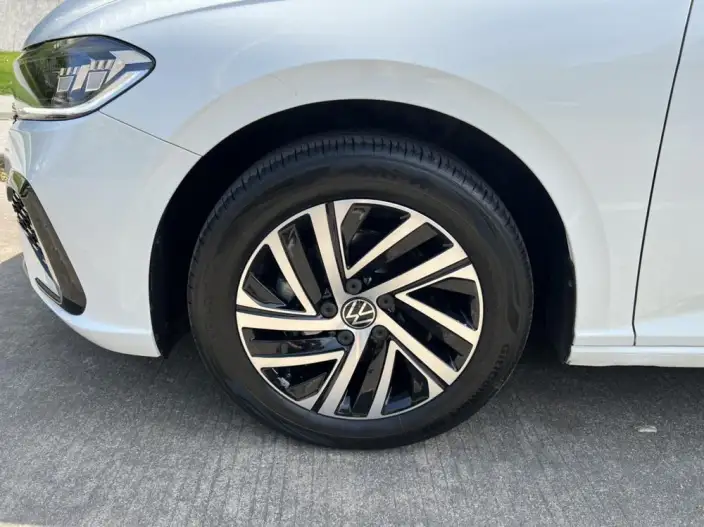 Volkswagen Lavida 2023 Model Facelift 1.5L Automatic Five million editions – фото 9