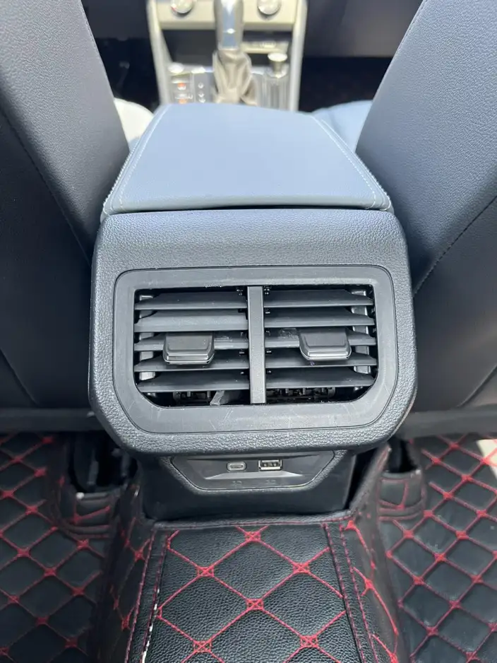 Volkswagen Lavida 2023 Model Facelift 1.5L Automatic Five million editions – фото 10