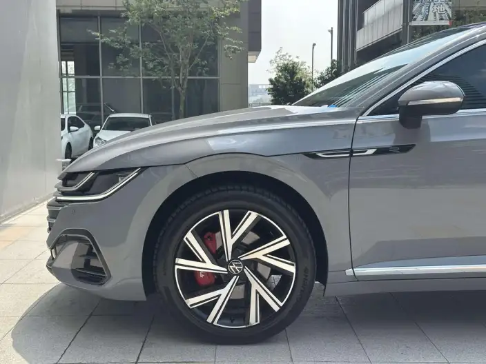 Volkswagen CC 2023 Model 330TSI Dazzling version – фото 5