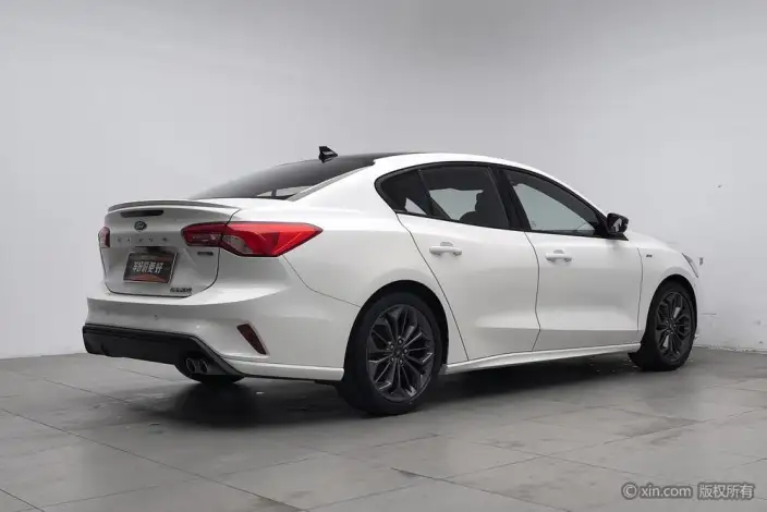 Ford Focus 2022 Model Sedan EcoBoost 180 Automatic ST Line