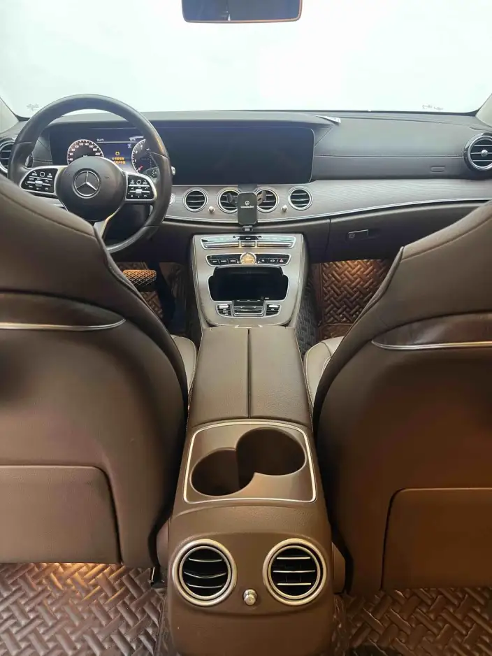 Mercedes-Benz E-Class 2020 Model E 300 L Fashion Model – фото 9
