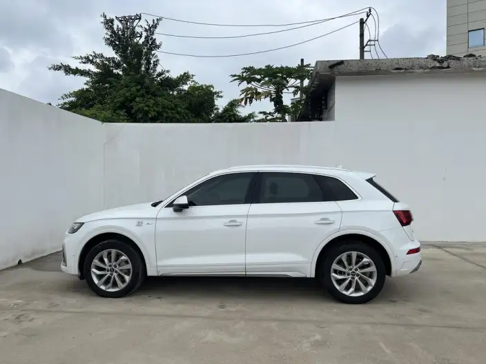 Audi Q5L 2021 Model 40 TFSI Luxury Dynamic Model – фото 3