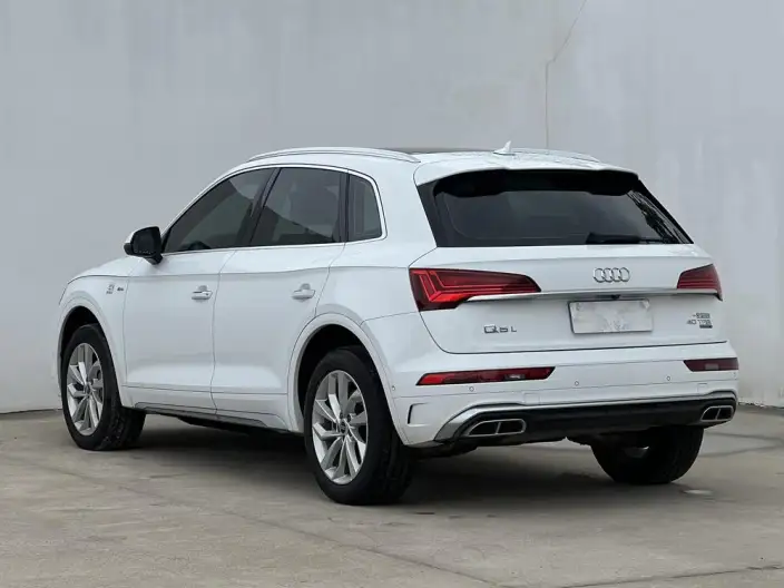 Audi Q5L 2021 Model 40 TFSI Luxury Dynamic Model – фото 4