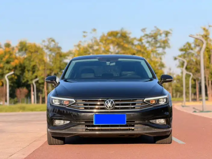 Volkswagen Magotan 2021 Model 330TSI DSG 30th Anniversary Memorial Edition – фото 2
