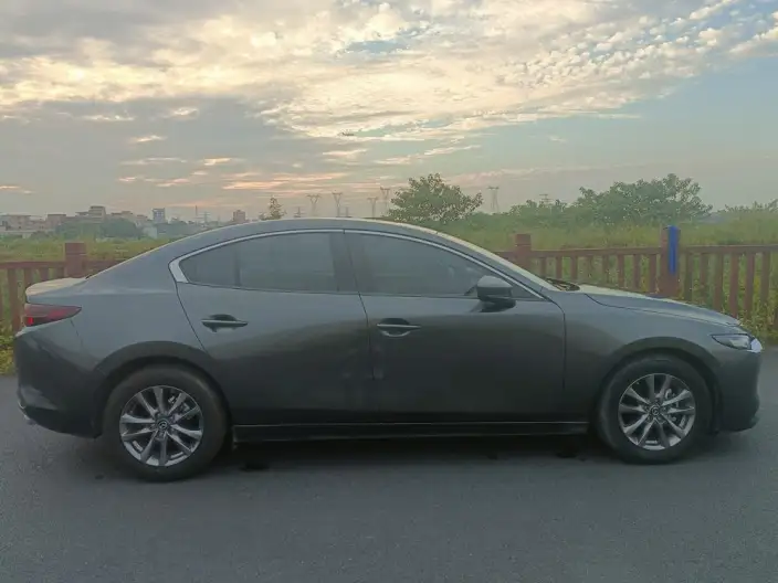 Mazda3 Axela 2020 Model 1.5L Automatic Zhi Model Edition – фото 6