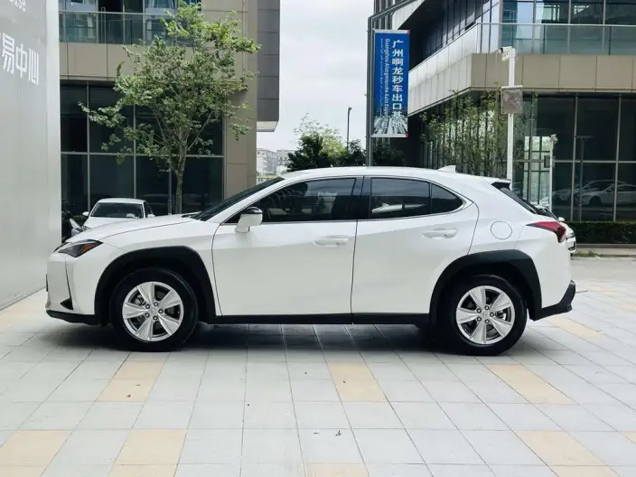 Lexus UX 2022 Model 260h Tan · Cool Edition – фото 4