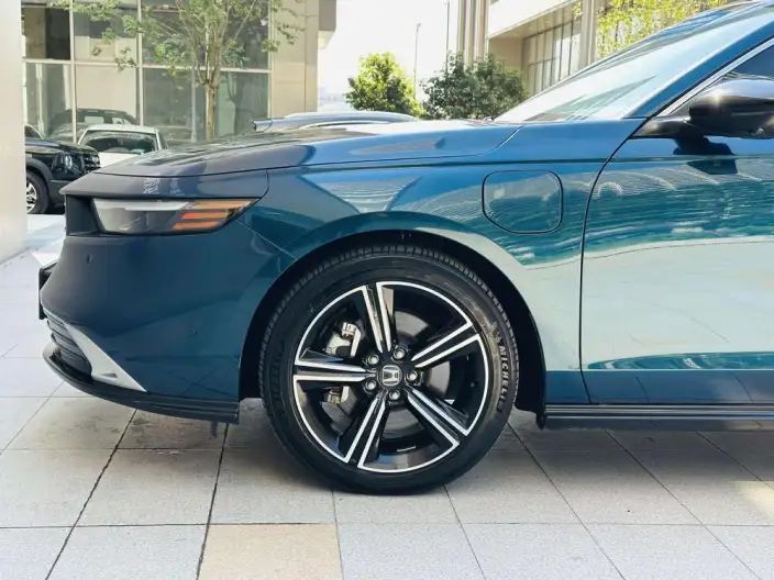 Honda Accord PHEV 2023 Model e:PHEV Ultimate Edition – фото 4