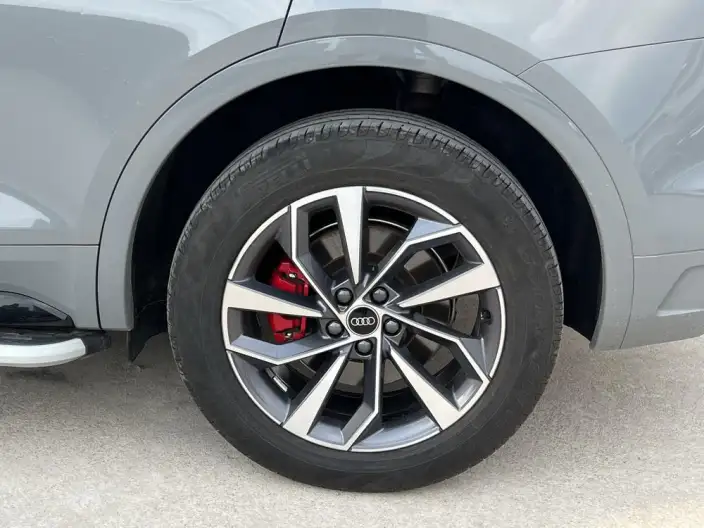 Audi Q5L 2024 Model 40TFSI Luxury Dynamic Model – фото 6