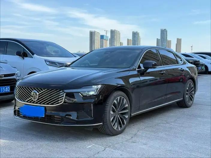 Volvo S90 2026 Model B5 Smart Range Deluxe Edition – фото 1