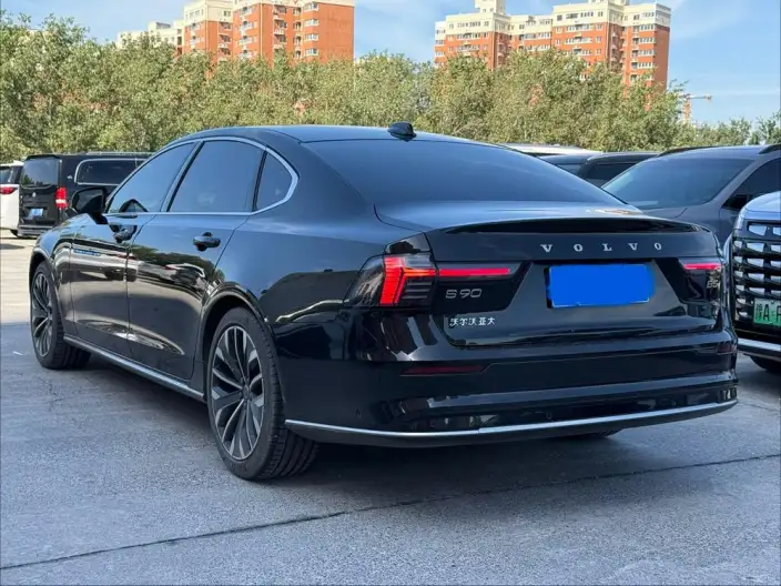 Volvo S90 2026 Model B5 Smart Range Deluxe Edition – фото 4