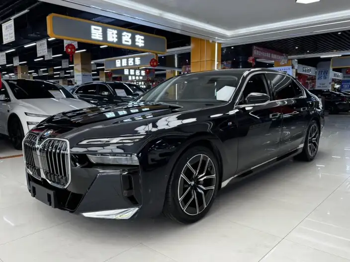 BMW 7 Series 2023 Model 735Li M Sports Set – фото 1