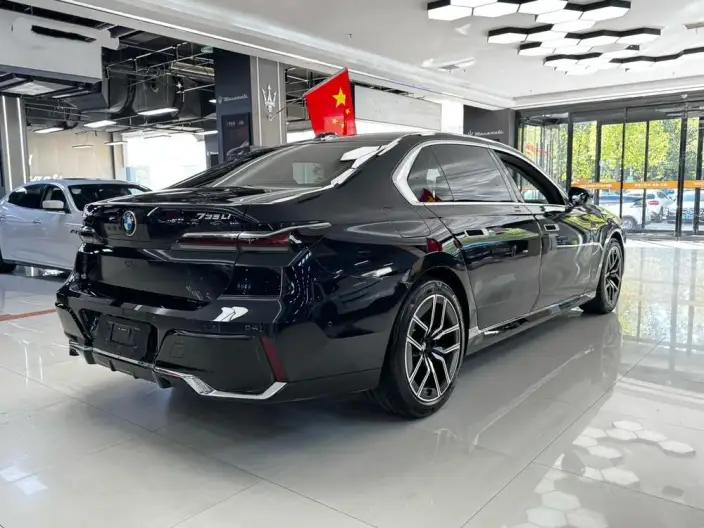 BMW 7 Series 2023 Model 735Li M Sports Set – фото 6