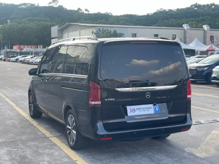 Mercedes-Benz V-Class 2021 Model V 260 Pilot Edition – фото 4