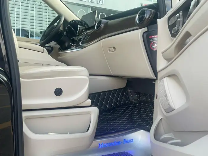 Mercedes-Benz V-Class 2021 Model V 260 Pilot Edition – фото 10