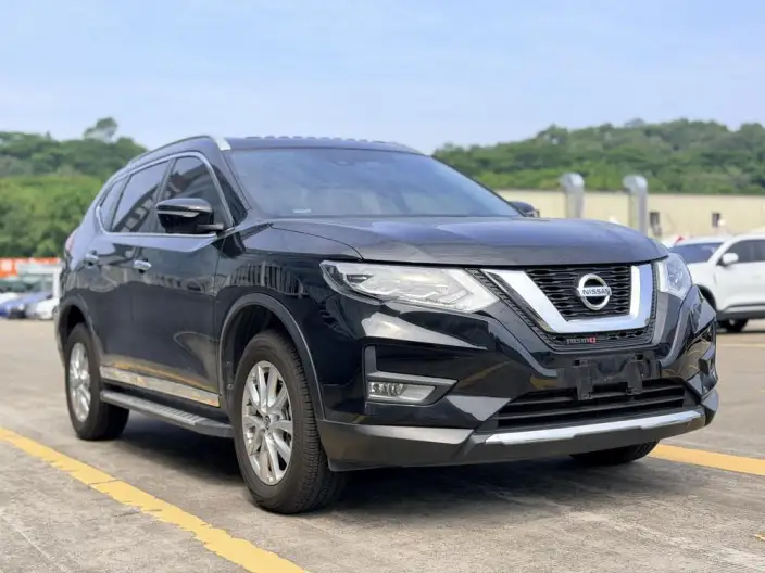 Nissan X-Trail 2023 Model Classic Edition 2.0L 2WD Smart Connect Premium