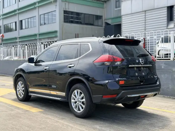Nissan X-Trail 2023 Model Classic Edition 2.0L 2WD Smart Connect Premium