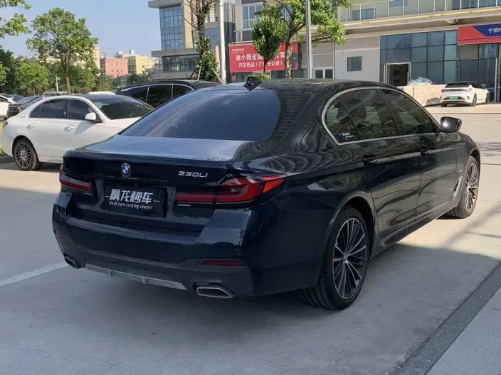 BMW 5 Series 2023 Model 530Li Leading Model M Sports Set – фото 5