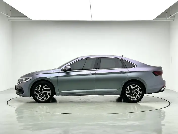 Volkswagen Sagitar 2023 Model 300TSI DSG Beyond Edition – фото 4