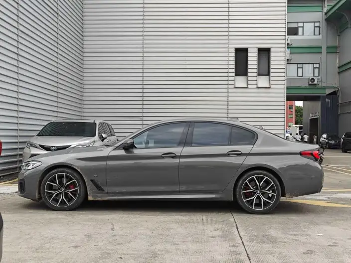 BMW 5 Series Imported 2022 Model Facelift 530i Fashion edition M Sports Set – фото 4