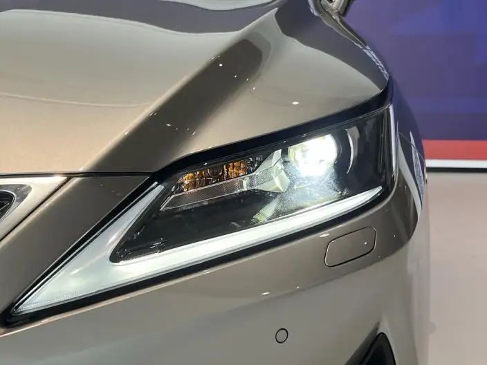 Lexus RX 2020 Model Facelift 300 2WD Comfort Edition – фото 8