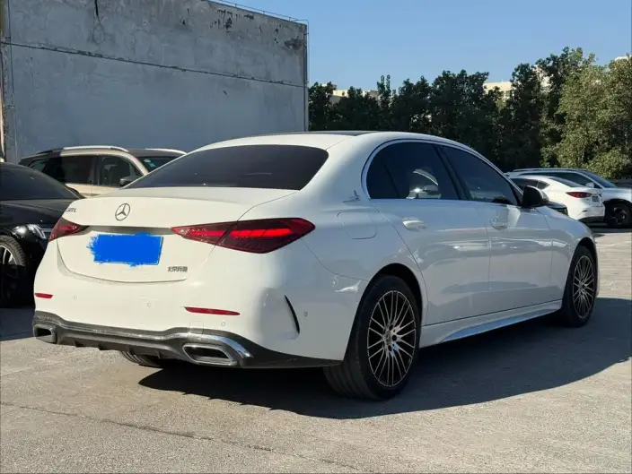 Mercedes-Benz C-Class 2023 Model C 260 L – фото 6
