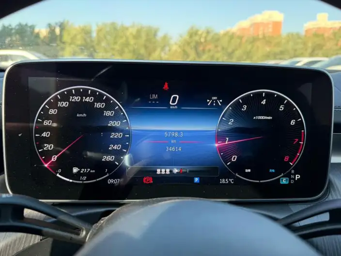 Mercedes-Benz C-Class 2023 Model C 260 L – фото 8