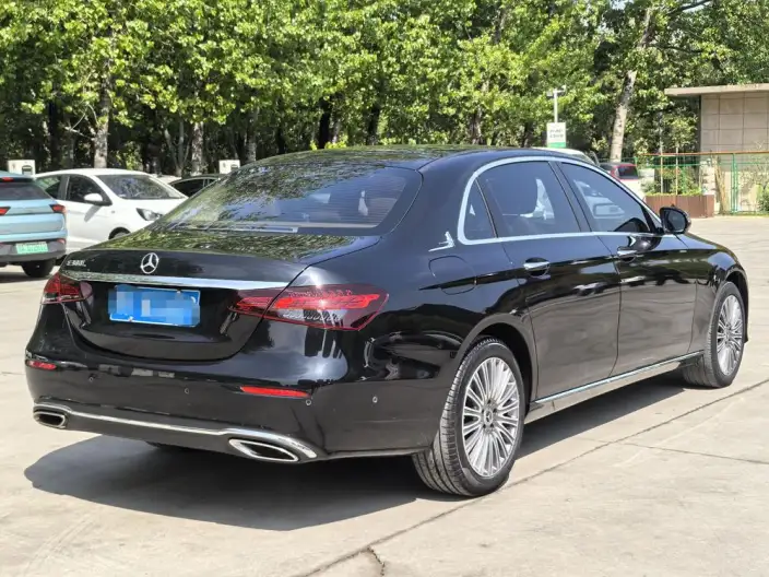 Mercedes-Benz E-Class 2022 Model E 300 L Fashion Model sedan – фото 6