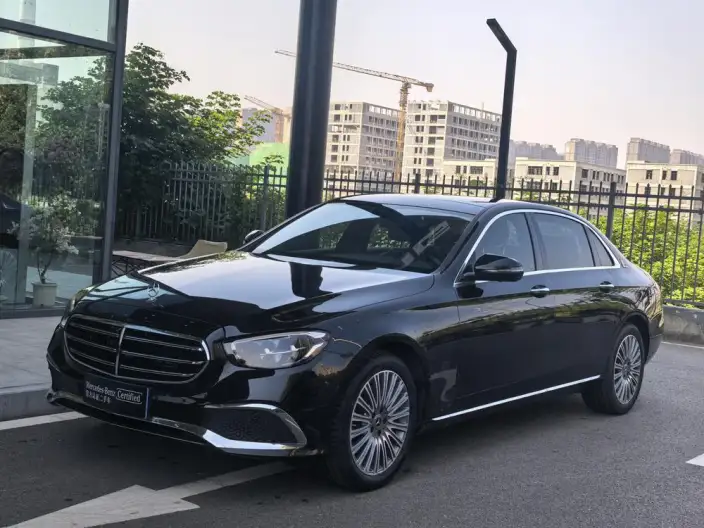 Mercedes-Benz E-Class 2023 Model E 300 L Fashion Model sedan – фото 1