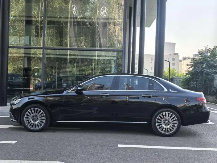 Mercedes-Benz E-Class 2023 Model E 300 L Fashion Model sedan – фото 3