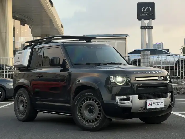 Land Rover Defender 2022 Model 90 P400 XS
