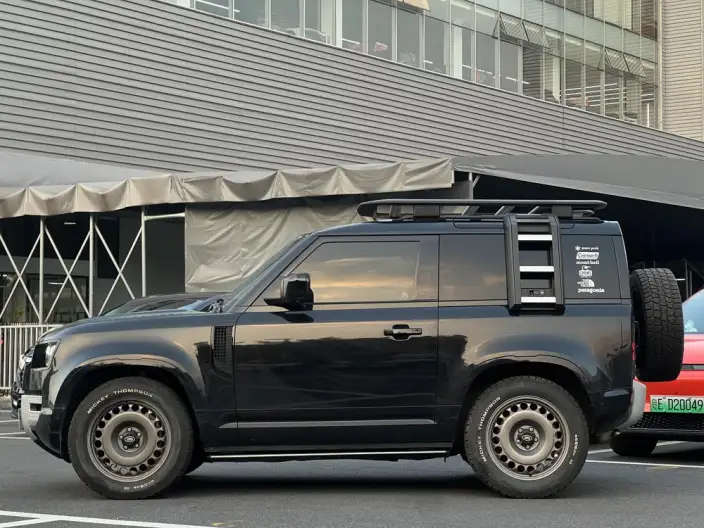 Land Rover Defender 2022 Model 90 P400 XS