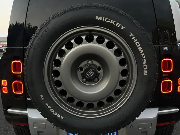 Land Rover Defender 2022 Model 90 P400 XS – фото 10