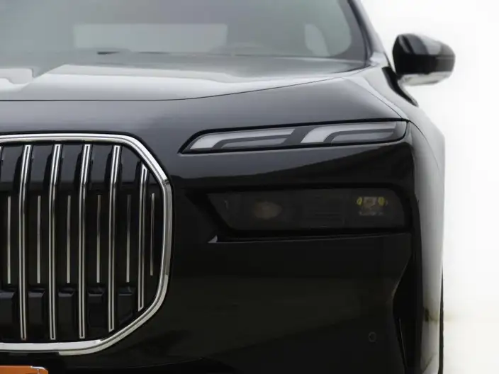 BMW 7 Series 2023 Model 735Li Luxury Set – фото 10