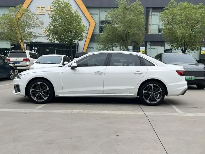 Audi A4 L 2022 Model 40 TFSI Fashion Dynamic Model – фото 4