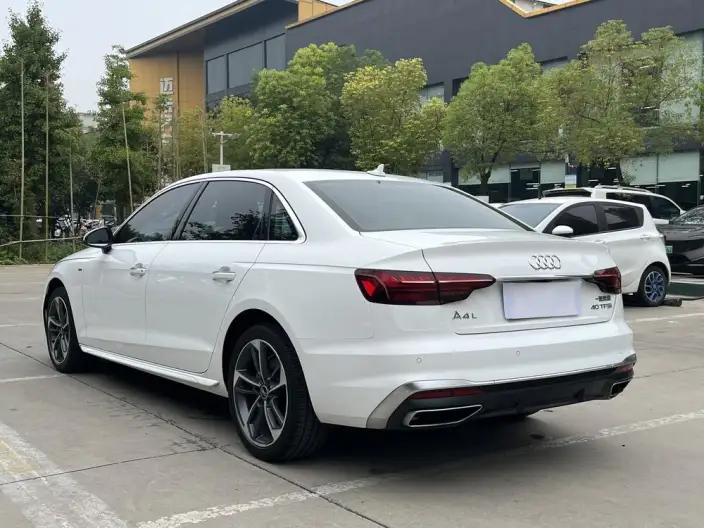 Audi A4 L 2022 Model 40 TFSI Fashion Dynamic Model – фото 5