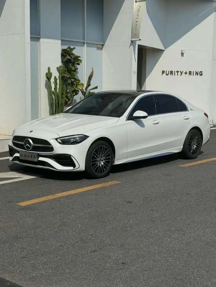 Mercedes-Benz C-Class 2024 Model C 260 L Sports Edition – фото 1