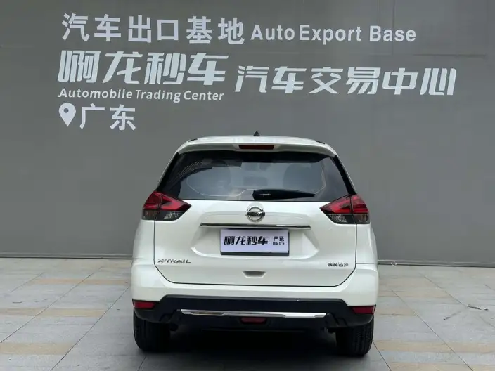 Nissan X-Trail 2023 Model Classic Edition 2.0L 2WD Smart Connect Premium