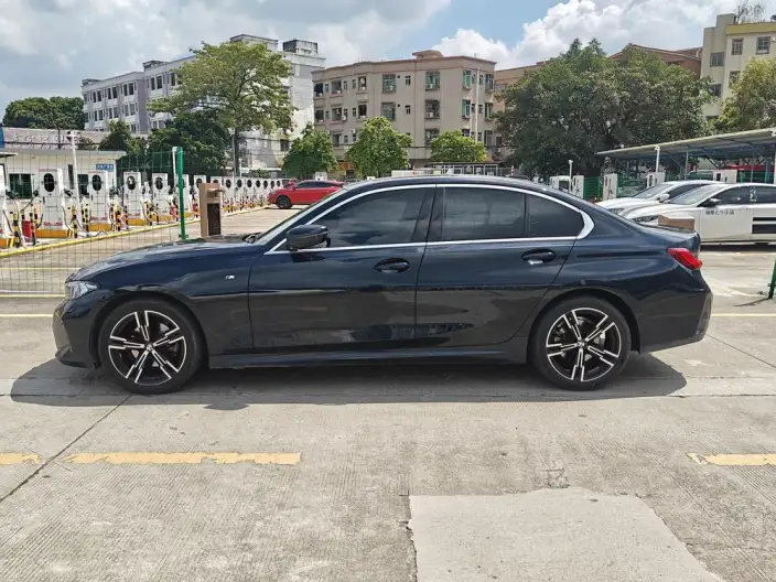 BMW 3 Series 2023 Model 325i M Sports Set – фото 4