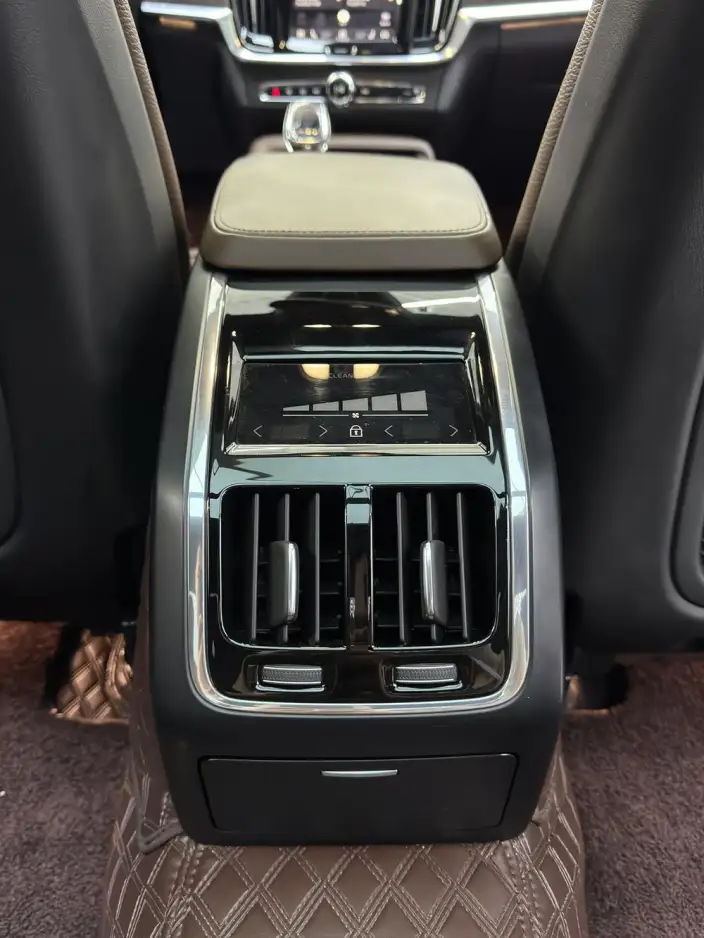 Volvo S90 2023 Model B5 Smart Range Deluxe Edition – фото 5