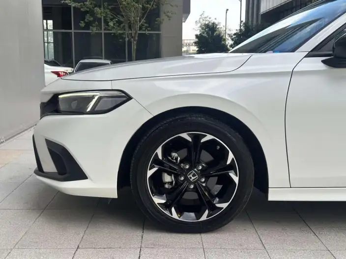Honda Civic 2022 Model 240TURBO CVT Combustion Edition – фото 7