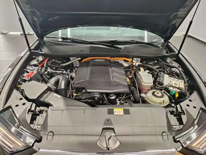 Audi A6L PHEV 2020 Model 55 TFSIe quattro – фото 6