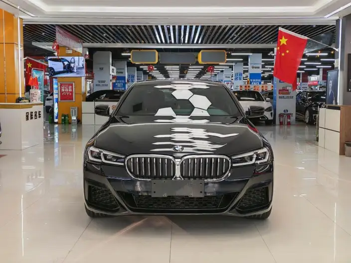 BMW 5 Series 2023 Model 530Li Leading Model M Sports Set – фото 2