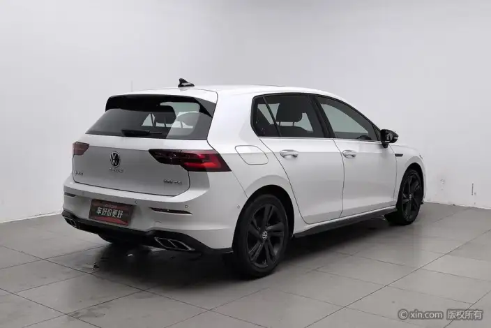 Volkswagen Golf 2023 Model 280TSI DSG R-Line Lite – фото 4