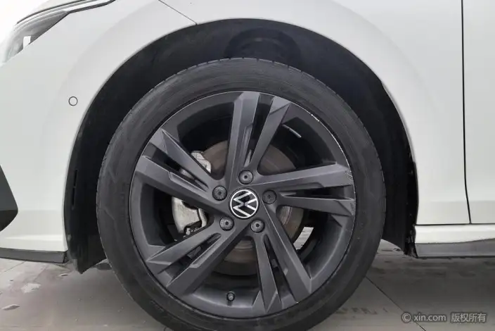 Volkswagen Golf 2023 Model 280TSI DSG R-Line Lite – фото 9