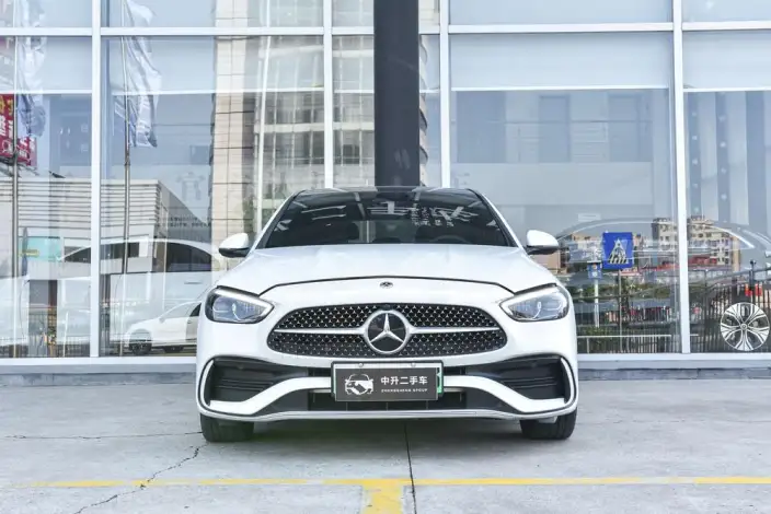 Mercedes-Benz C-Class PHEV 2023 Model C 350 eL – фото 2