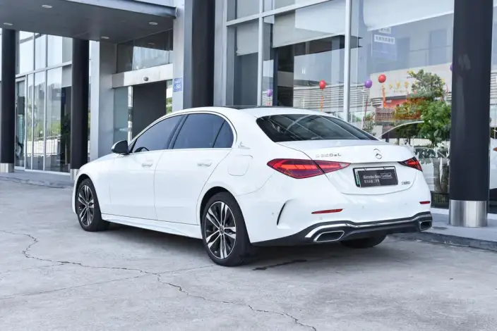 Mercedes-Benz C-Class PHEV 2023 Model C 350 eL – фото 4
