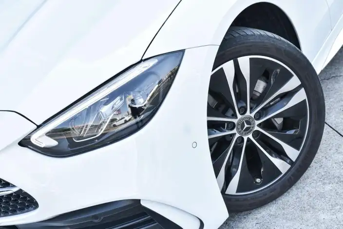 Mercedes-Benz C-Class PHEV 2023 Model C 350 eL – фото 7