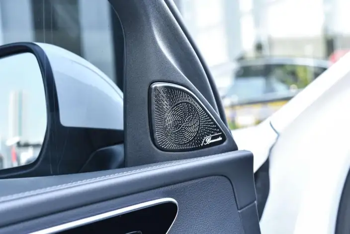 Mercedes-Benz C-Class PHEV 2023 Model C 350 eL – фото 9