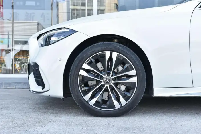 Mercedes-Benz C-Class PHEV 2023 Model C 350 eL – фото 10